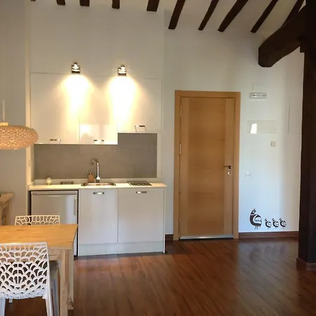 Apartamentos Turísticos Rincones del Vino Ezcaray Quarto foto